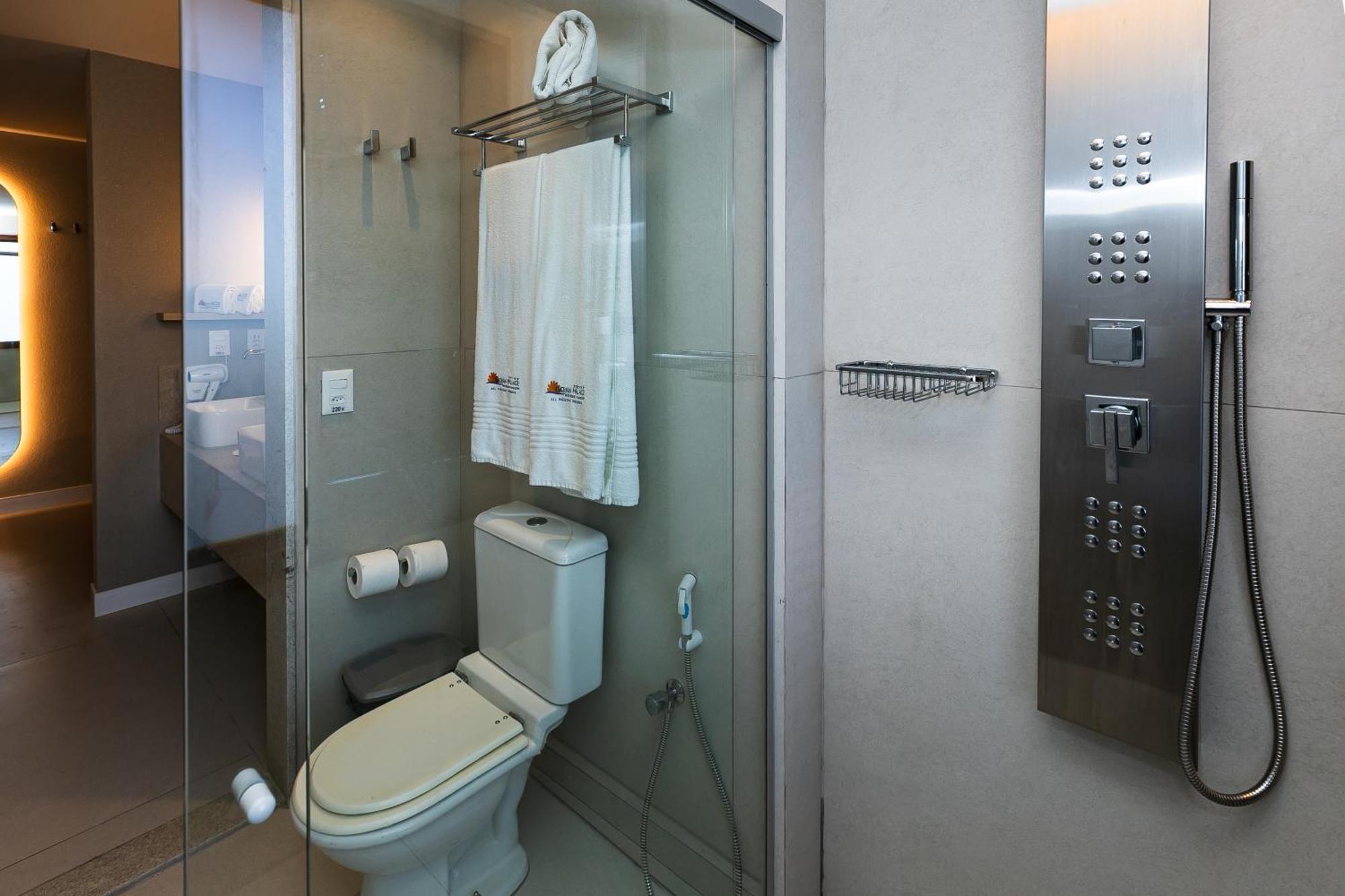 Ocean Palace All Inclusive Premium Natal Exterior photo A wet room