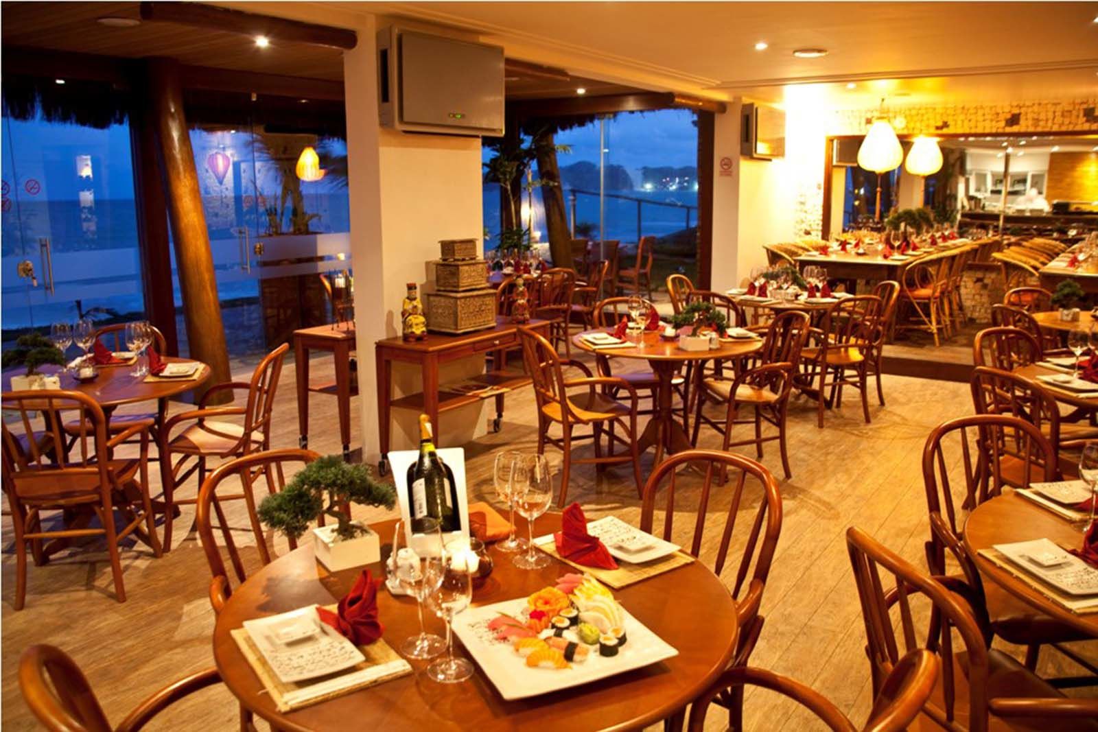 Ocean Palace All Inclusive Premium Natal Exterior photo Restaurant in Puerto Varas